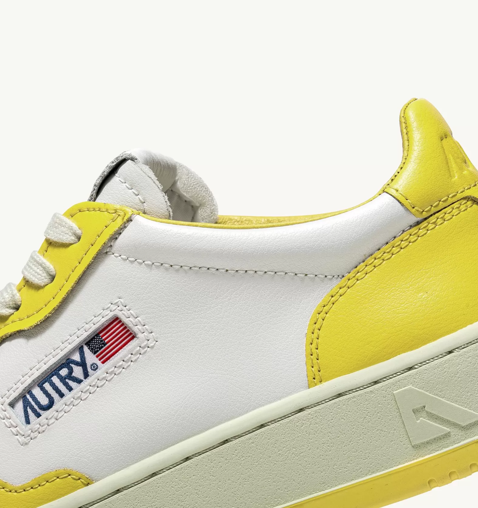Medalist^AUTRY Bicolor Medalist Low In White And Yellow Leather