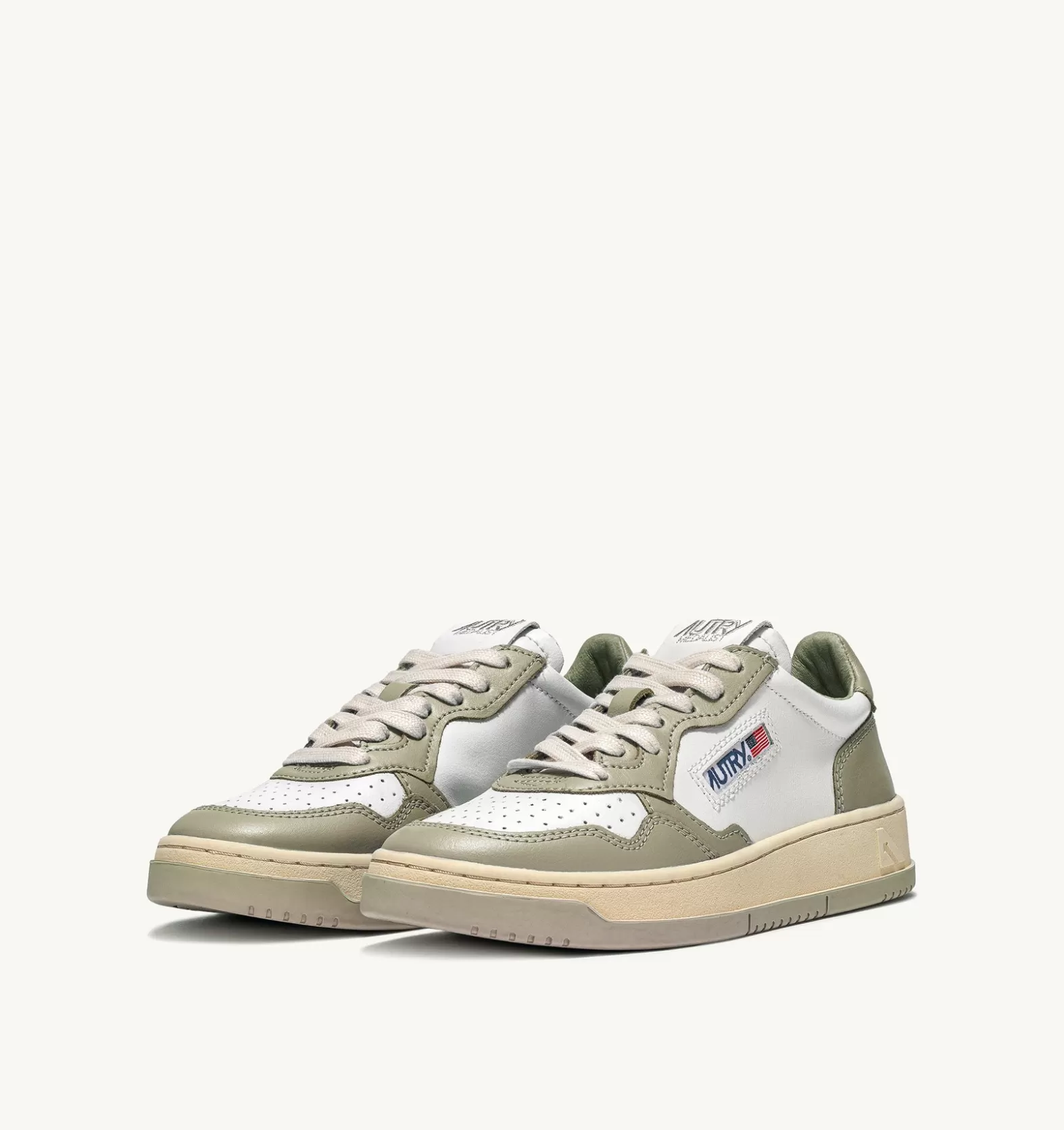 Medalist^AUTRY Bicolor Medalist Low Sneakers In White And Dove Gray Leather
