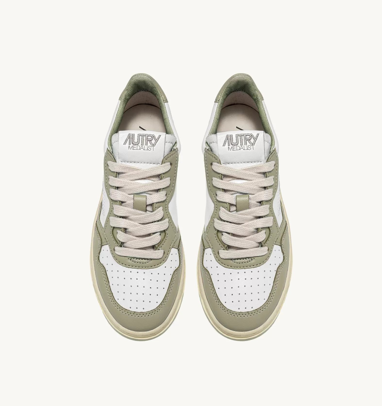 Medalist^AUTRY Bicolor Medalist Low Sneakers In White And Dove Gray Leather