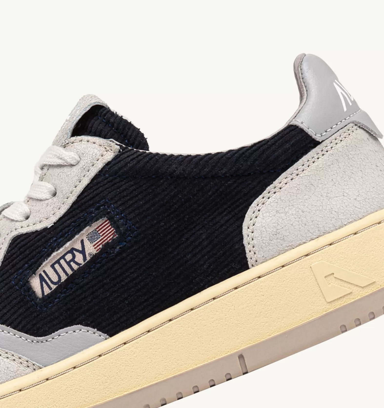 Medalist^AUTRY Medalist Low Sneakers In Gray Leather And Blue Ribbed Wool