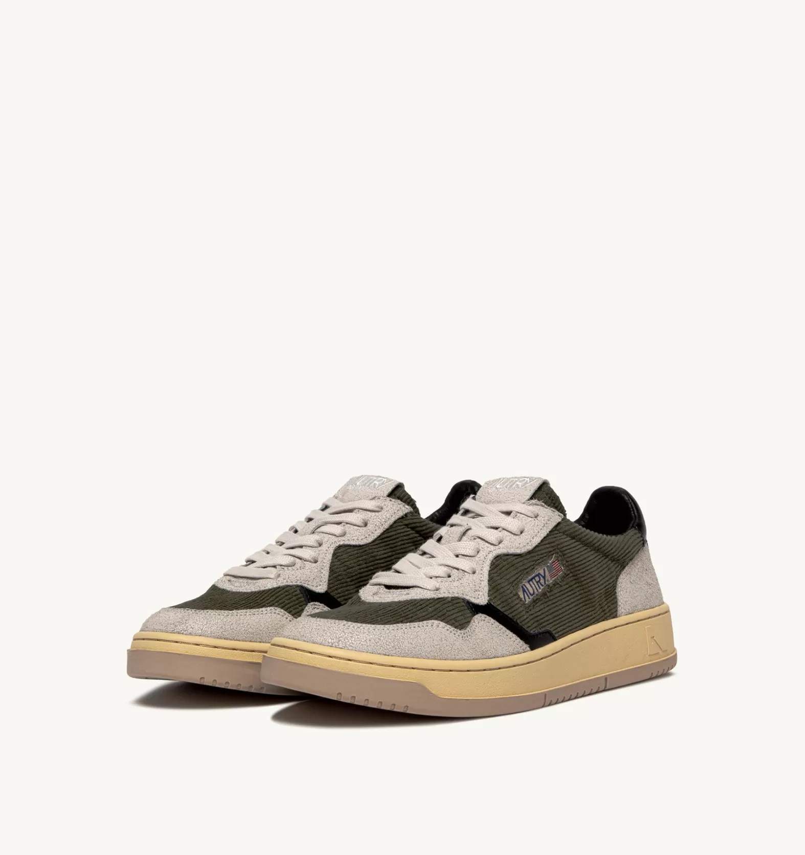 Medalist^AUTRY Medalist Low Sneakers In Green Ribbed Velvet And White Leather