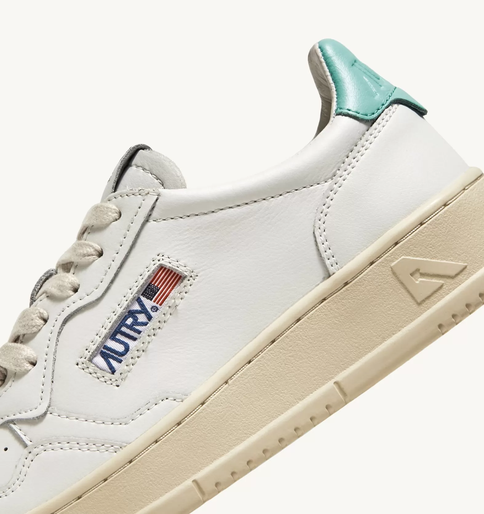 Medalist^AUTRY Medalist Low Sneakers In Leather Color White And Turquoise