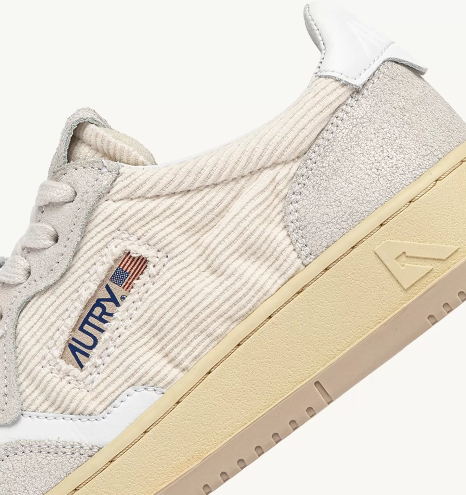 Medalist^AUTRY Medalist Low Sneakers In Ribbed Velvet And Suede Color Ivory White