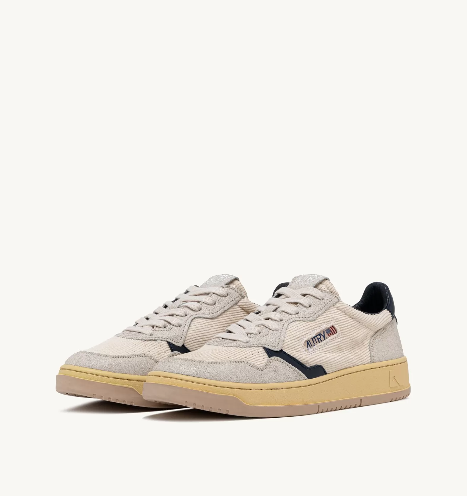 Medalist^AUTRY Medalist Low Sneakers In Ribbed Velvet And Suede Color White And Blue