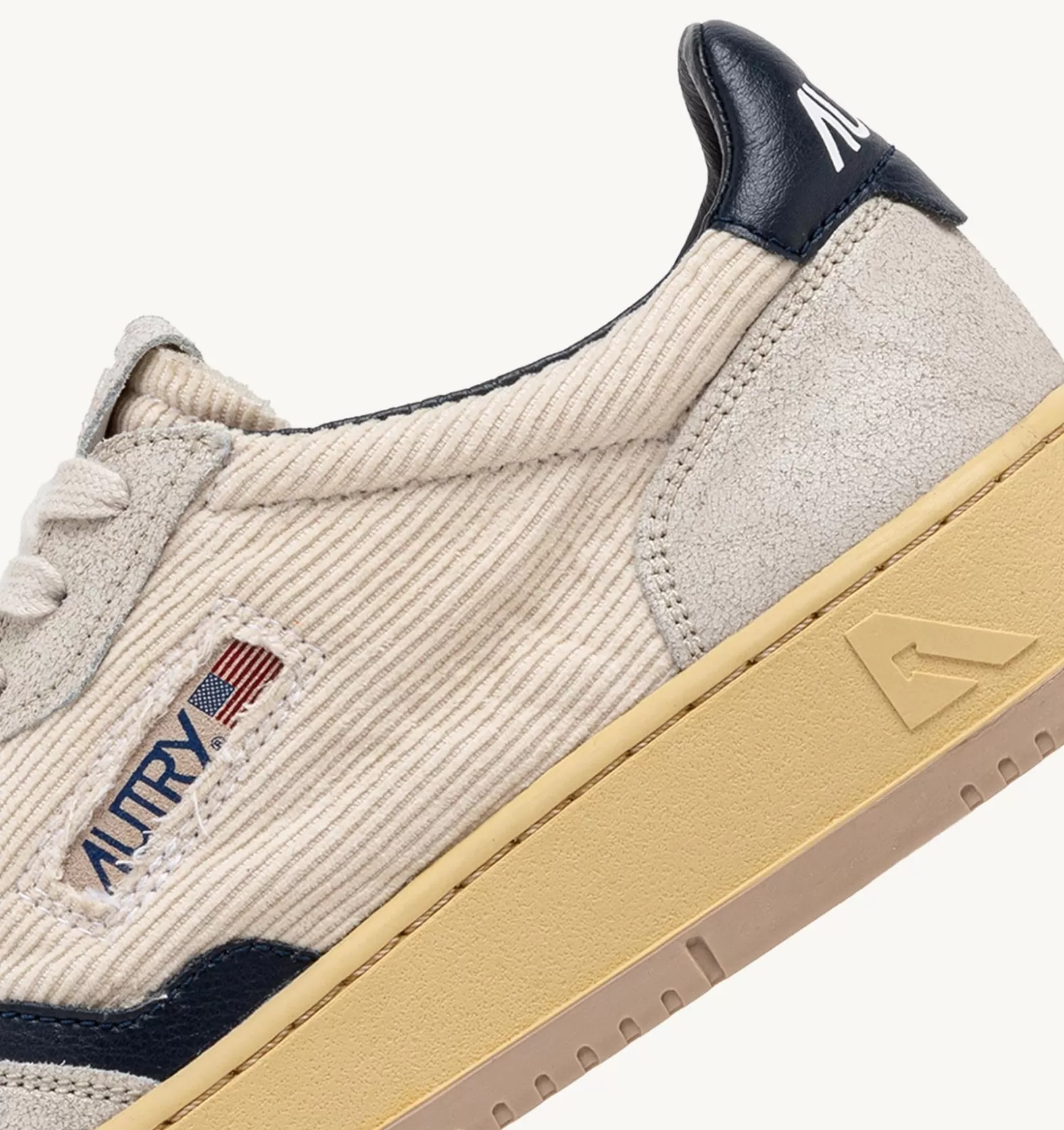 Medalist^AUTRY Medalist Low Sneakers In Ribbed Velvet And Suede Color White And Blue