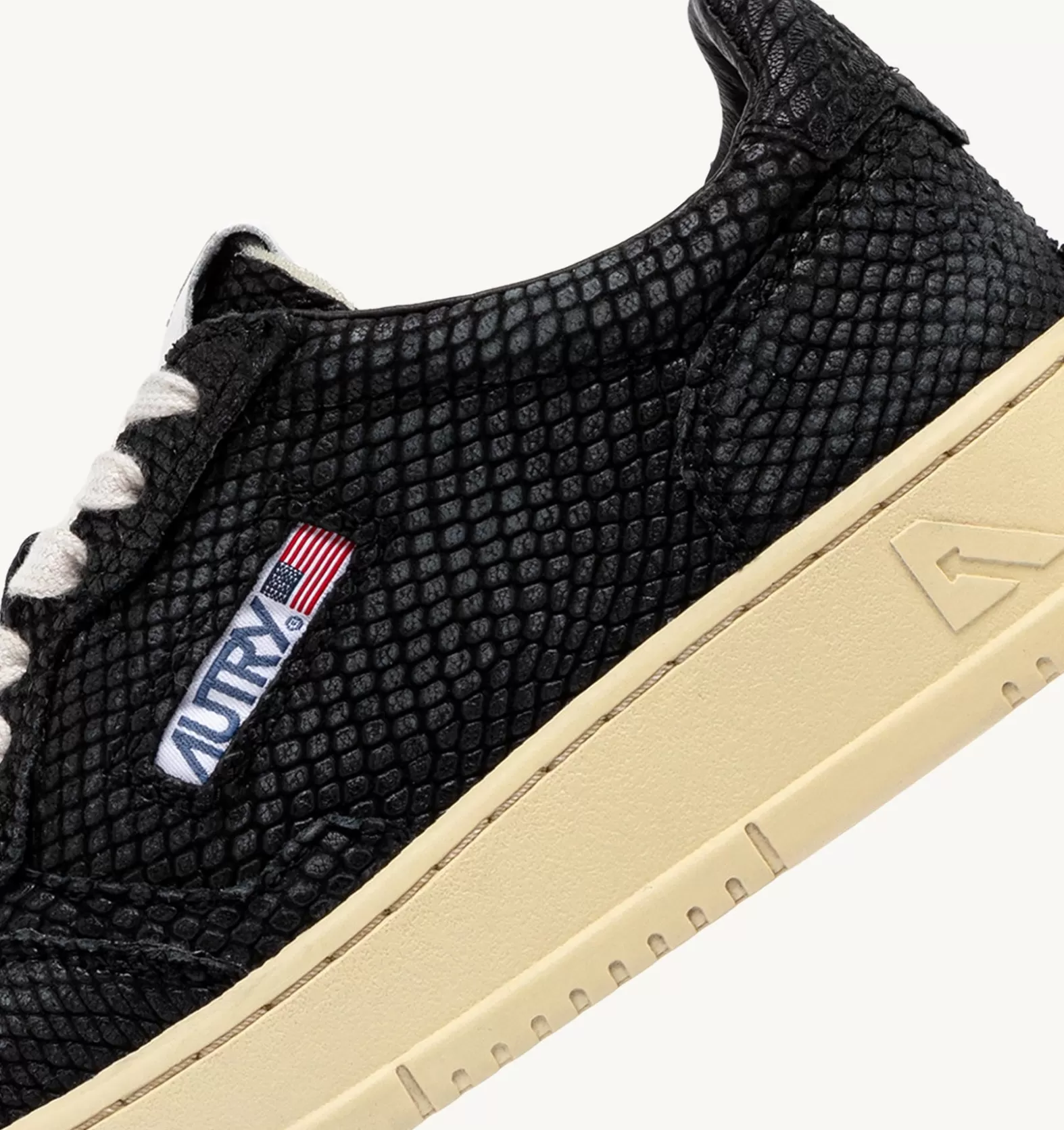 Medalist^AUTRY Medalist Low Sneakers In Snake-Effect Leather Color Silver