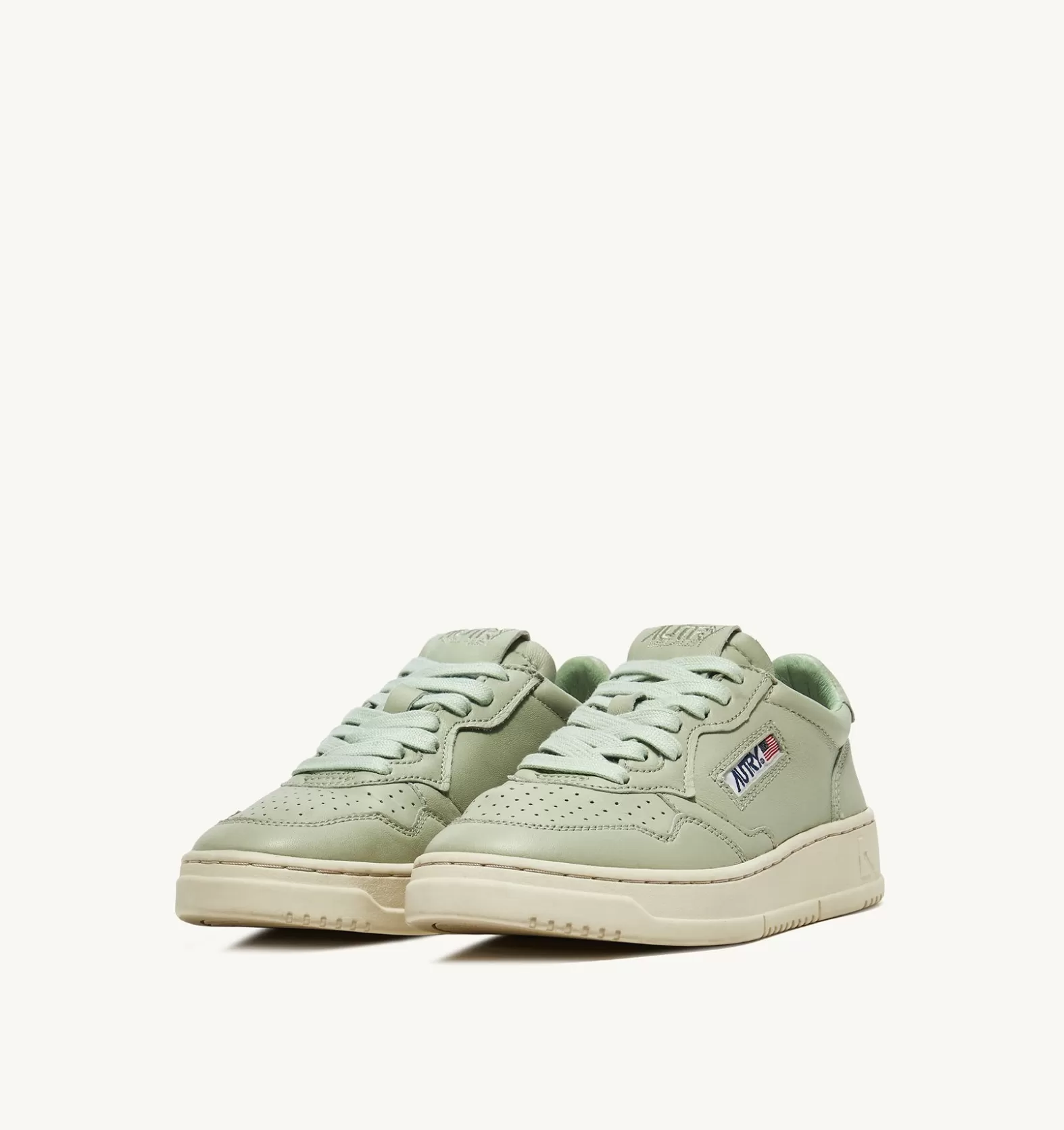 Medalist^AUTRY Medalist Low Sneakers In Soft Goatskin Color Cel Green