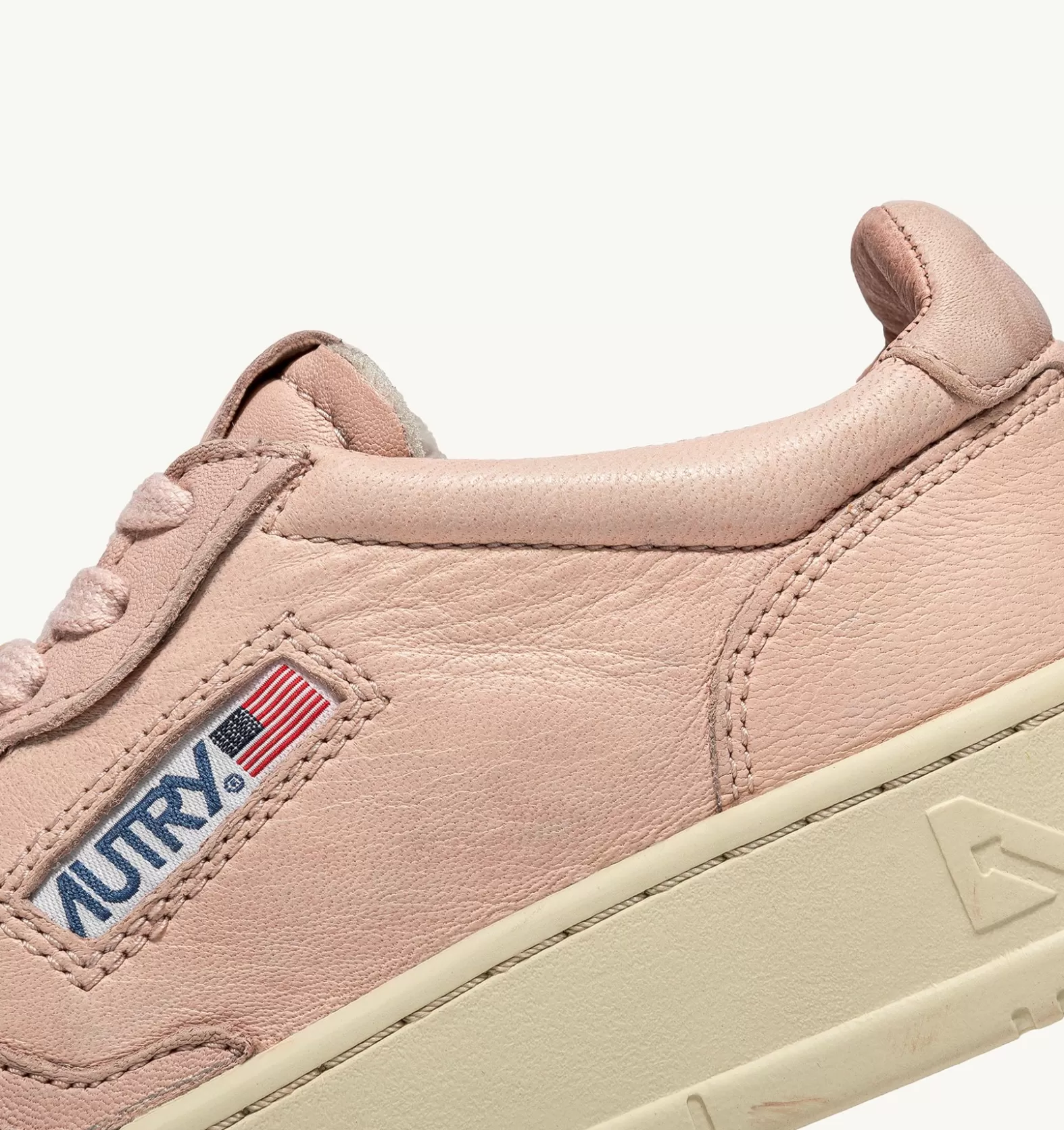 Medalist^AUTRY Medalist Low Sneakers In Soft Goatskin Color Peach