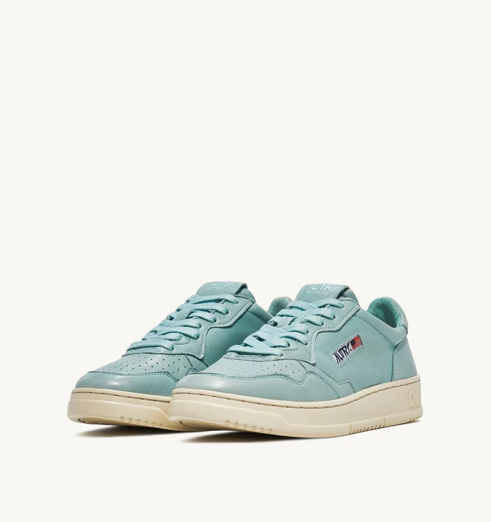 Medalist^AUTRY Medalist Low Sneakers In Soft Goatskin Color Shell
