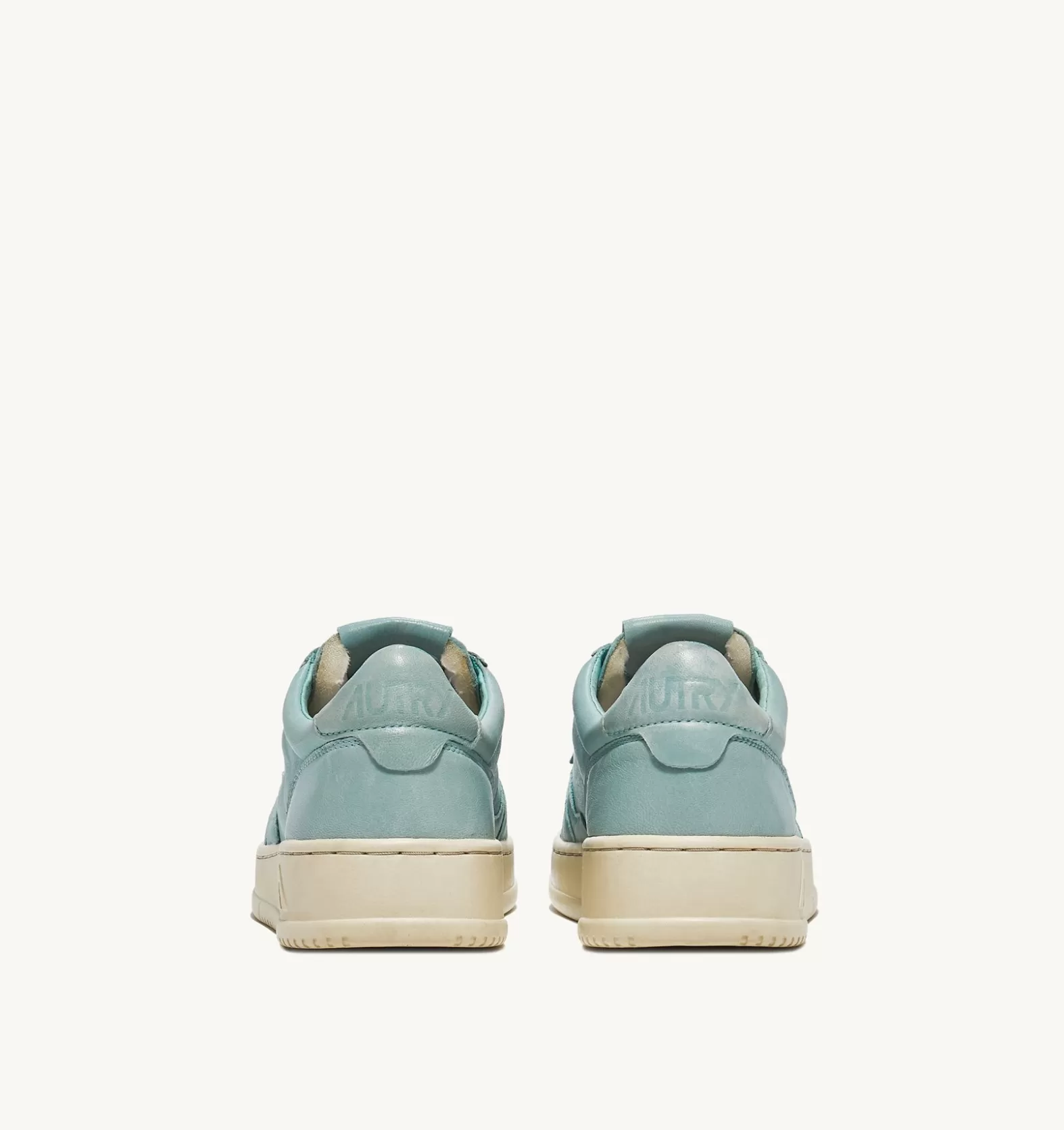 Medalist^AUTRY Medalist Low Sneakers In Soft Goatskin Color Shell