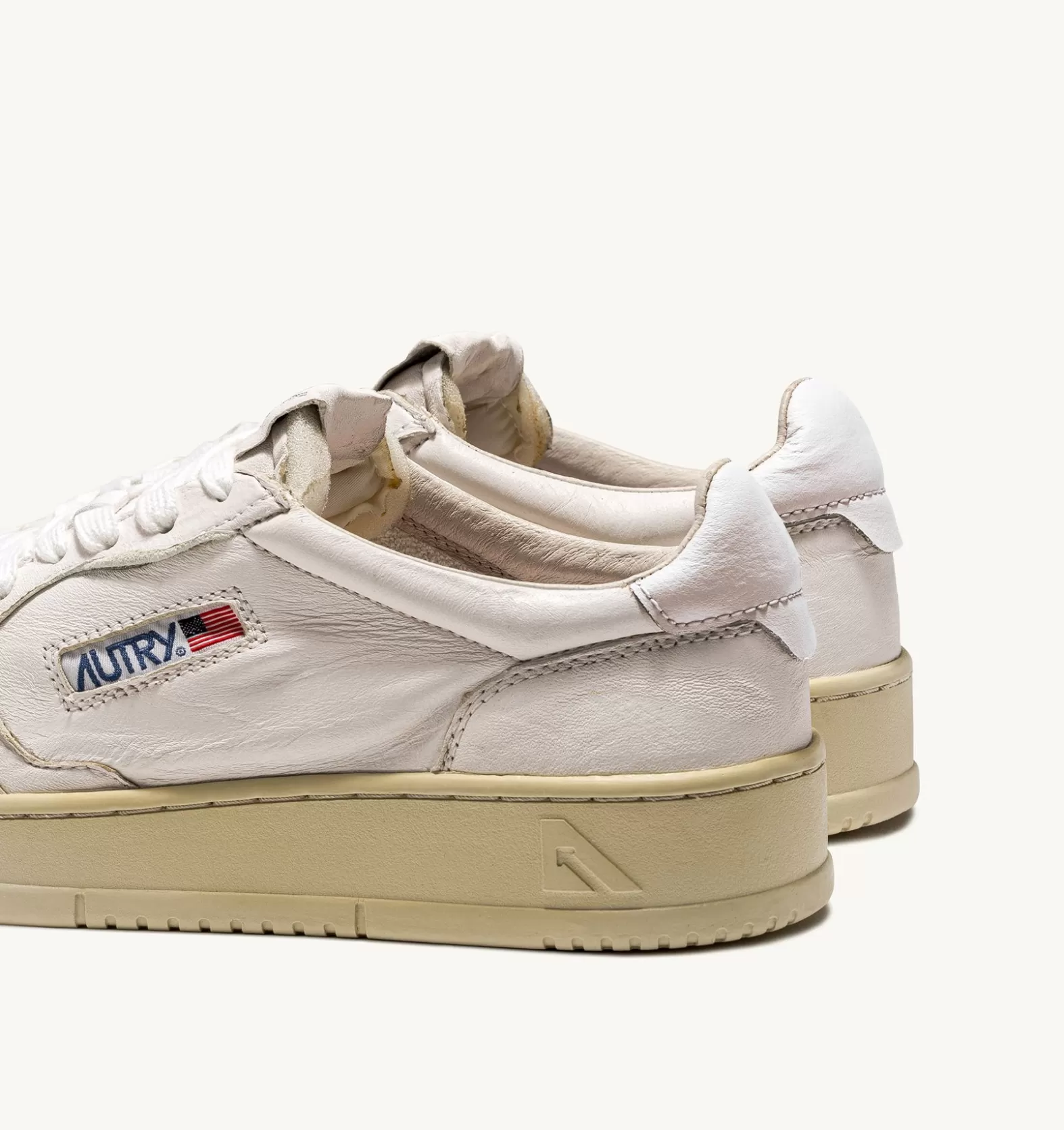 Medalist^AUTRY Medalist Low Sneakers In Soft Goatskin Color White