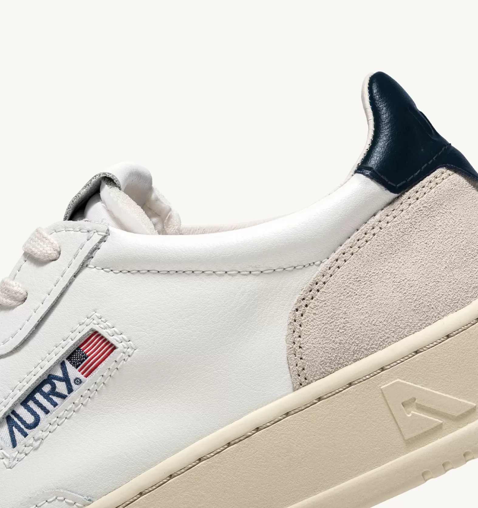 Medalist^AUTRY Medalist Low Sneakers In Suede And Leather White And Blue