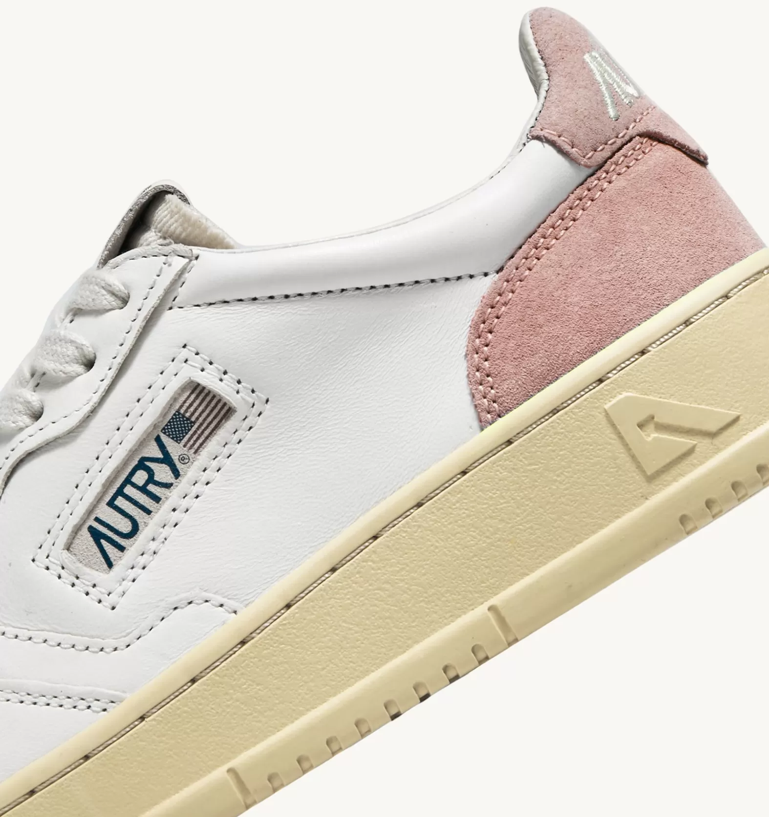 Medalist^AUTRY Medalist Low Sneakers In Suede And Leather White And Pink