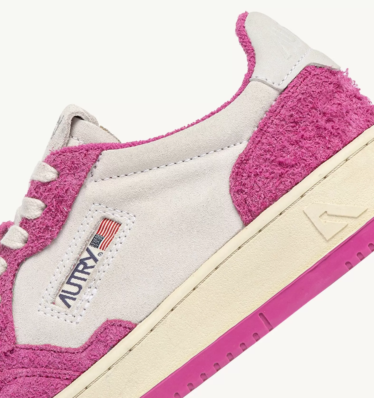 Medalist^AUTRY Medalist Low Sneakers In Suede White And Hair-Effect Suede Fuchsia