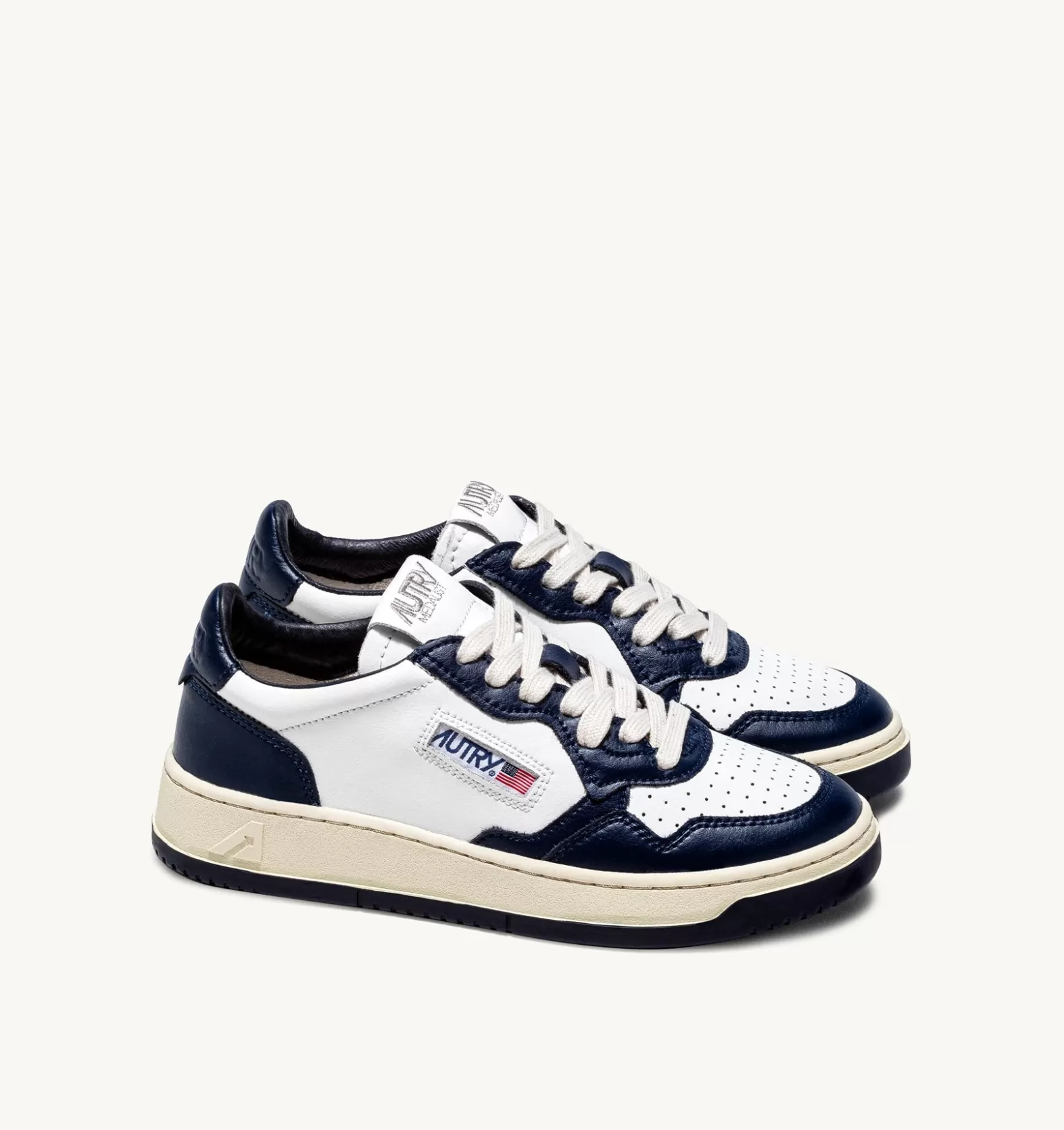 Medalist^AUTRY Medalist Low Sneakers In Two-Tone Leather Color White And Blue
