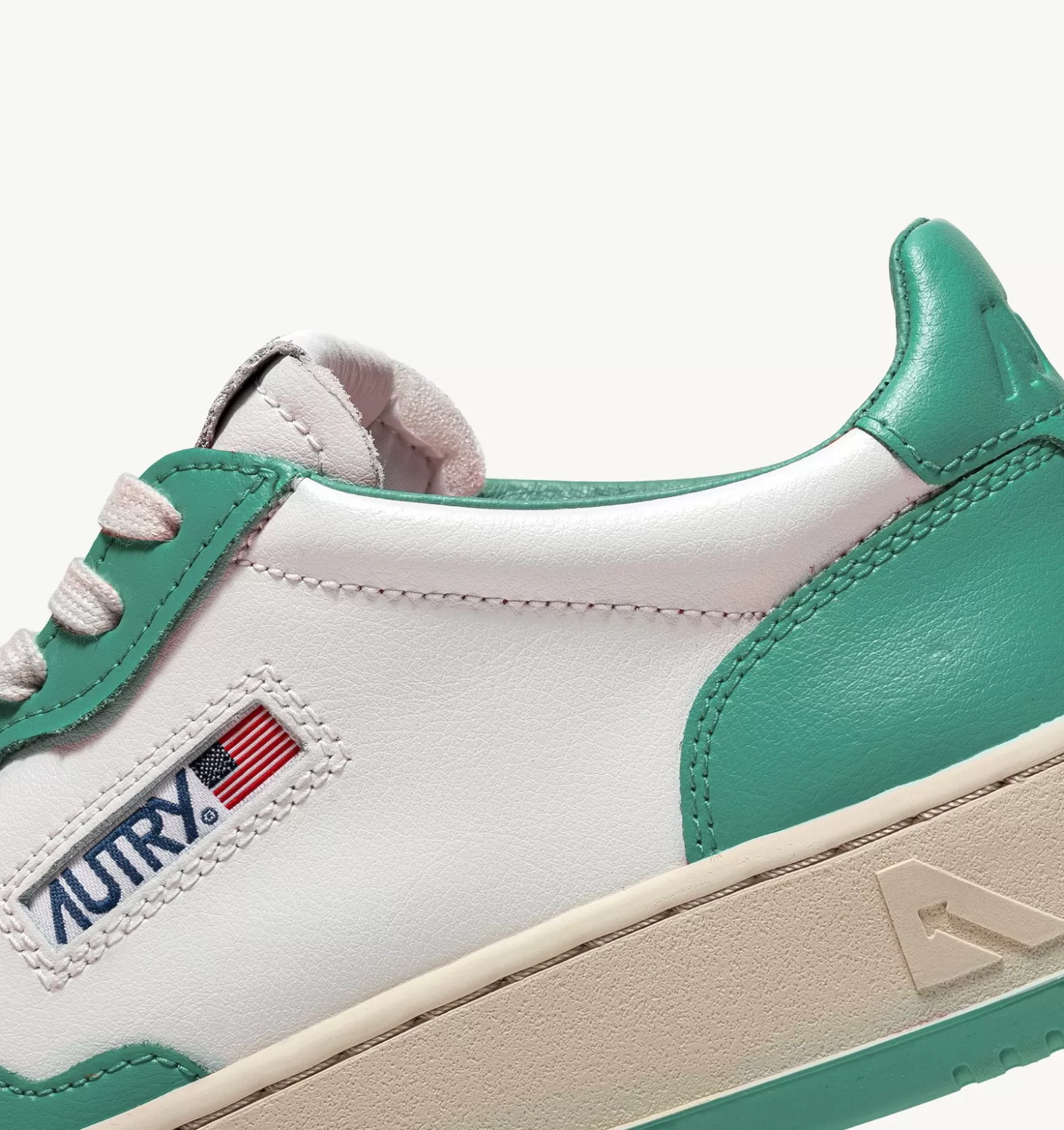 Medalist^AUTRY Medalist Low Sneakers In Two-Tone Leather Color White And Malachi Green