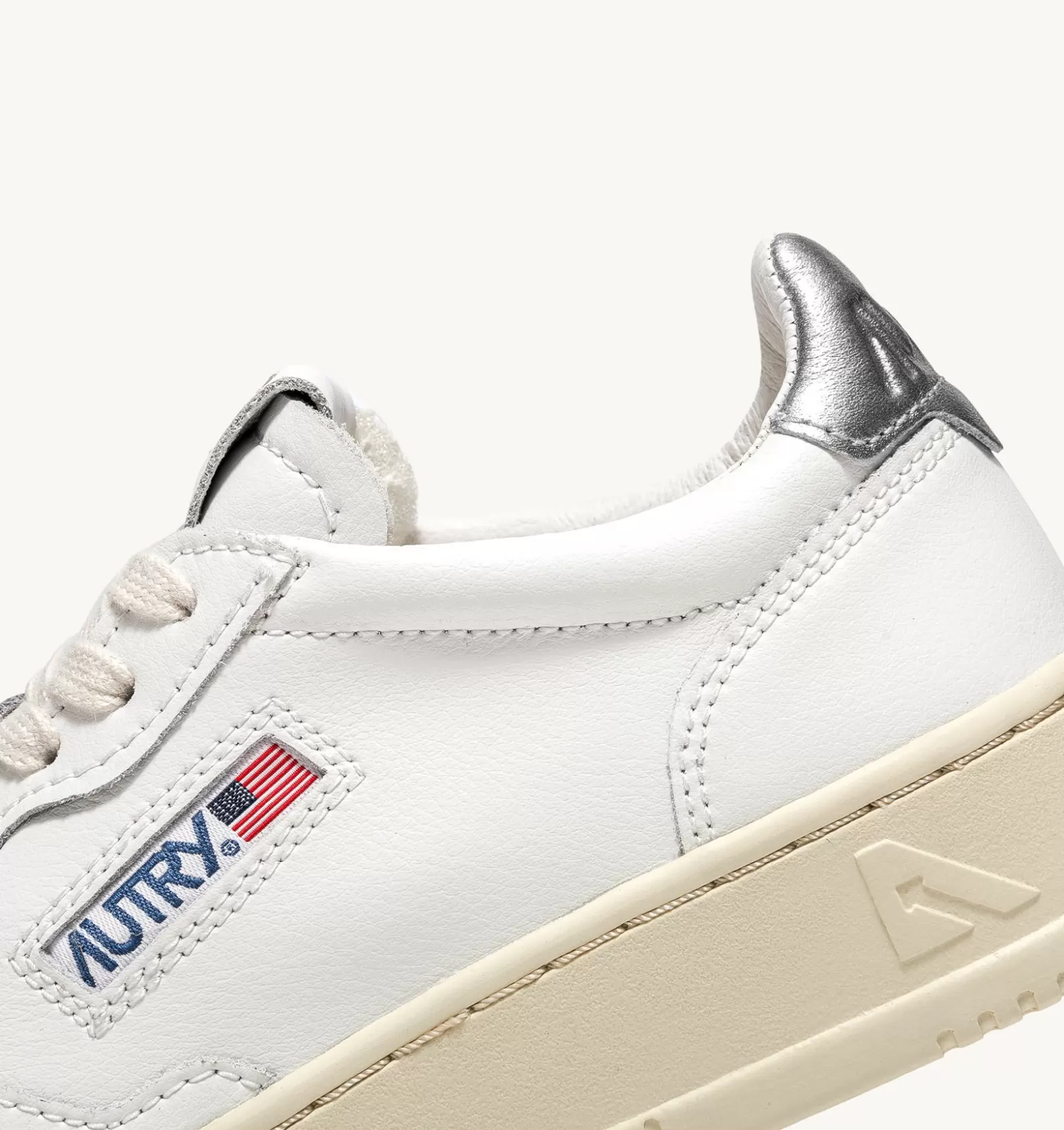 Medalist^AUTRY Medalist Low Sneakers In White And Silver Leather