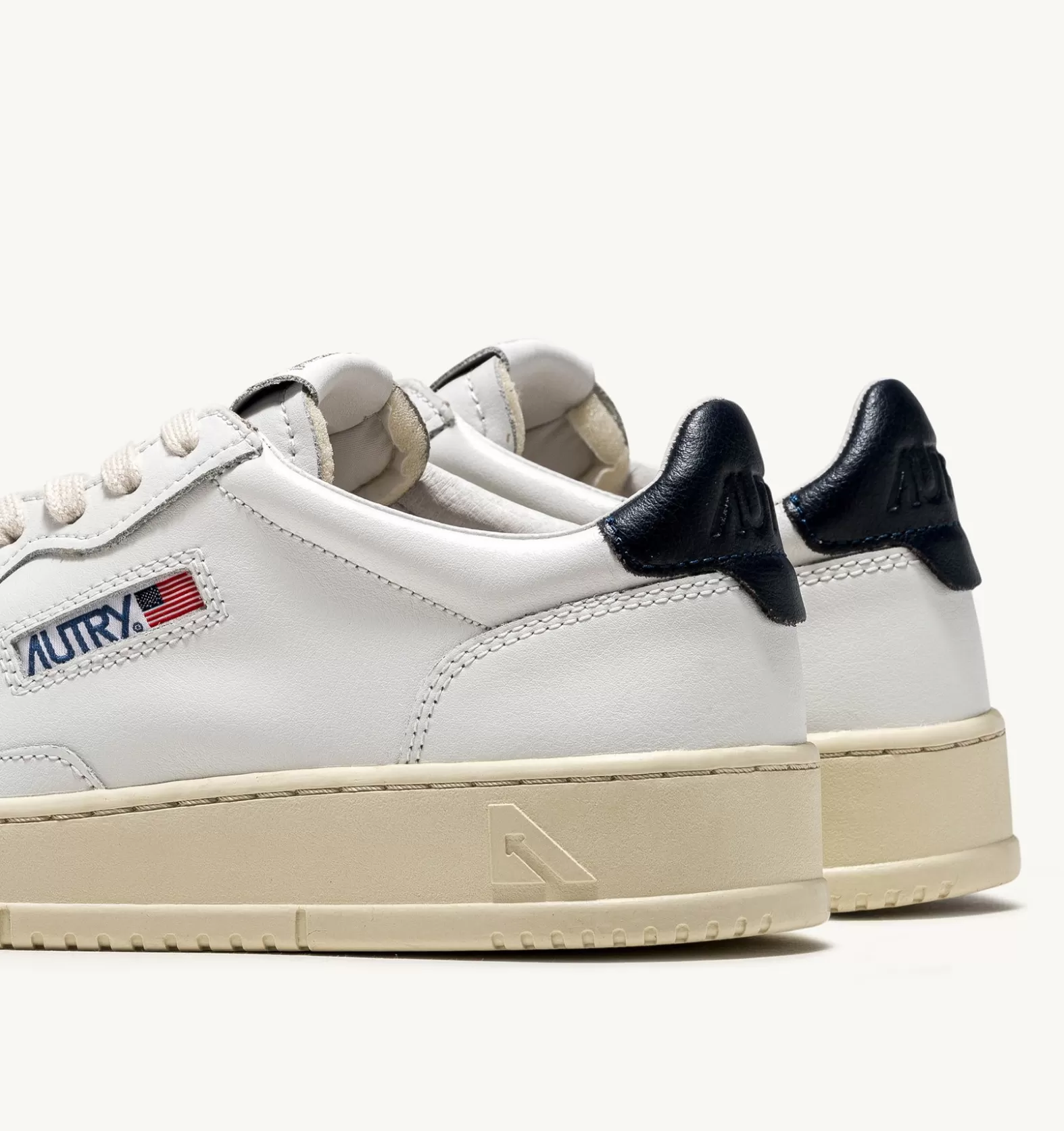 Medalist^AUTRY Medalist Low Sneakers In White And Space Leather