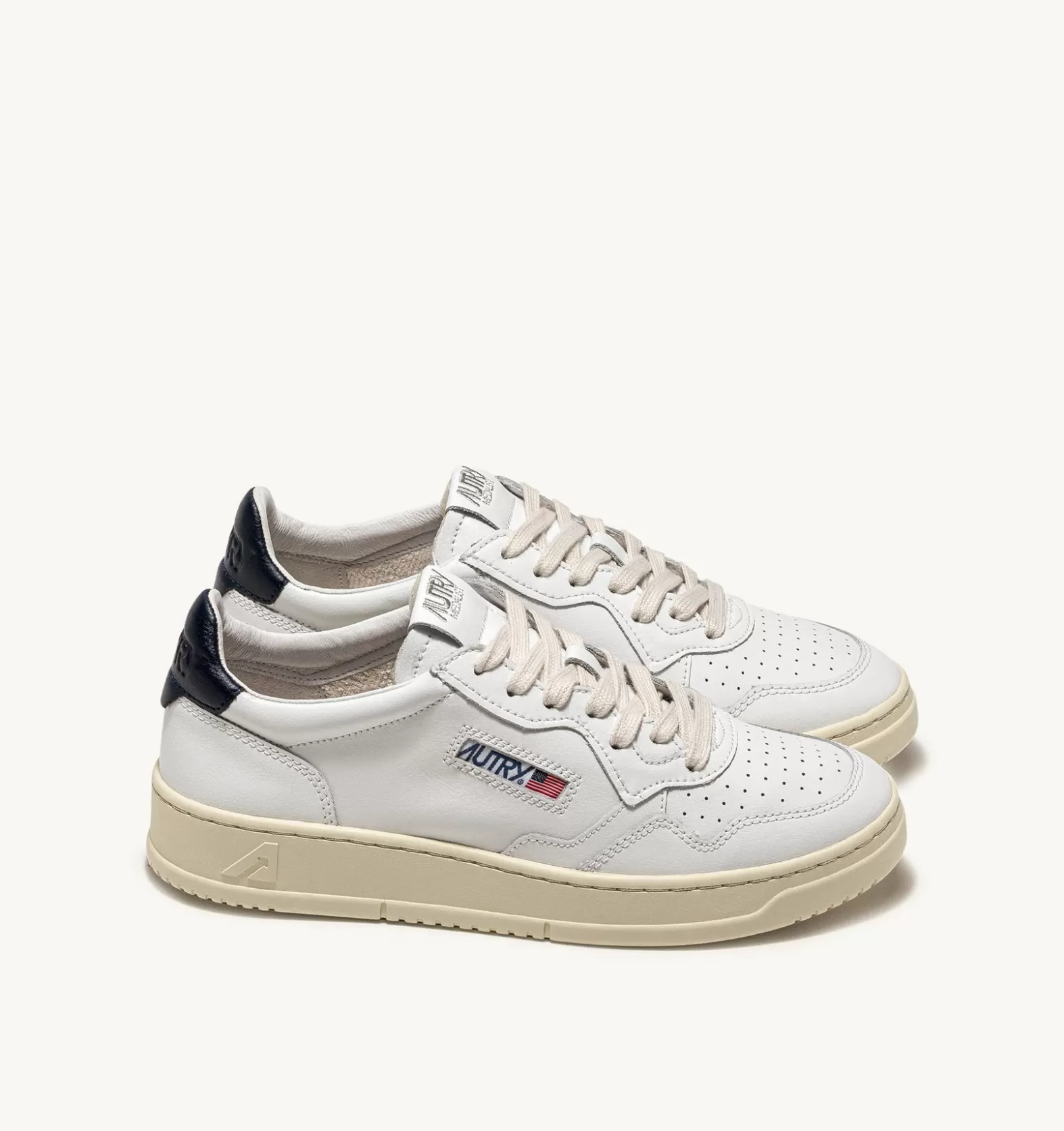 Medalist^AUTRY Medalist Low Sneakers In White And Space Leather