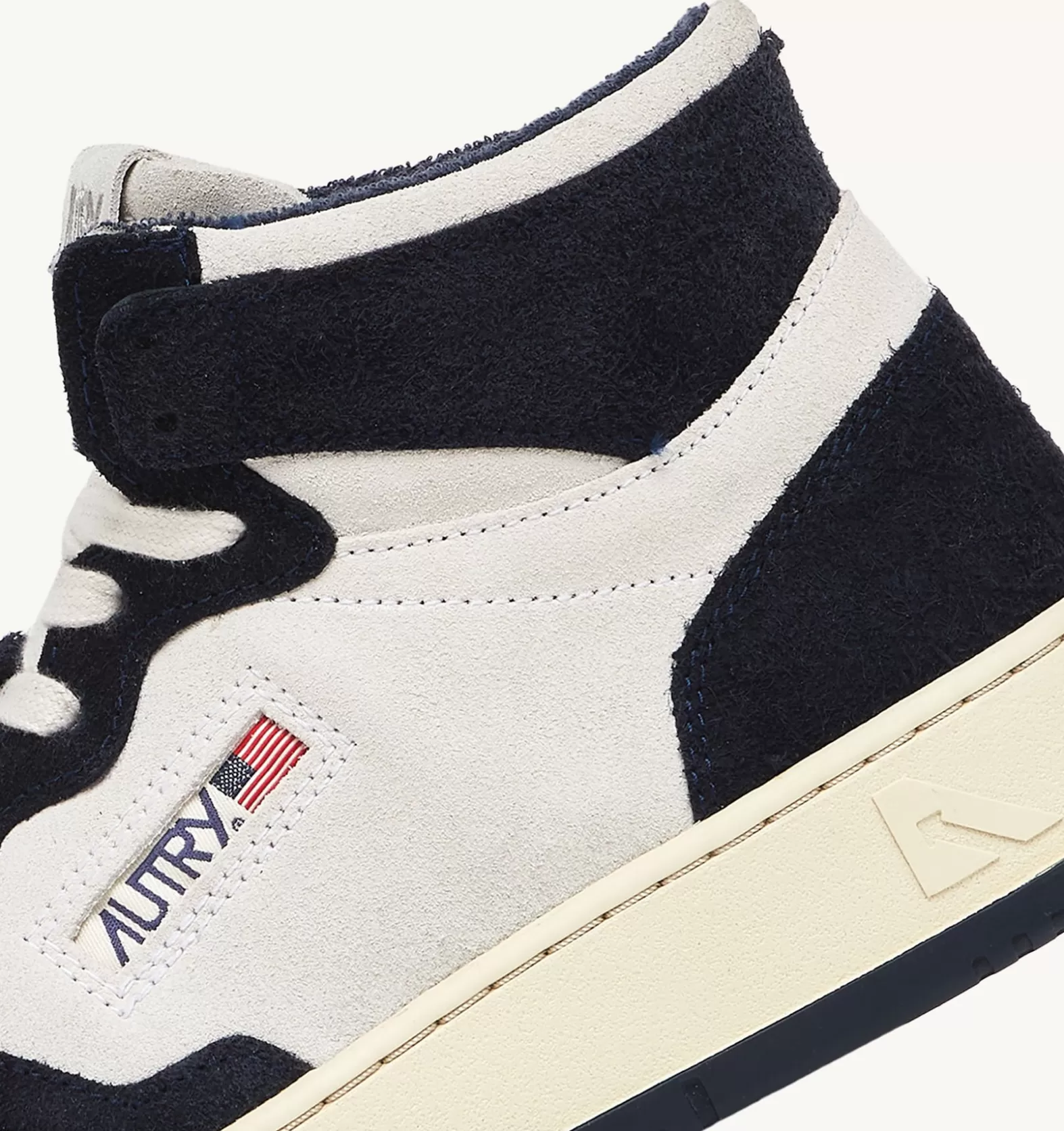 Medalist^AUTRY Medalist Mid Sneakers In Beige And Blue Suede