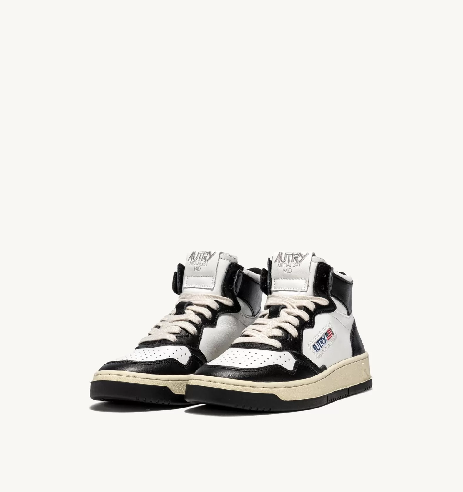 Medalist^AUTRY Medalist Mid Sneakers In Two-Tone Leather Color White And Black