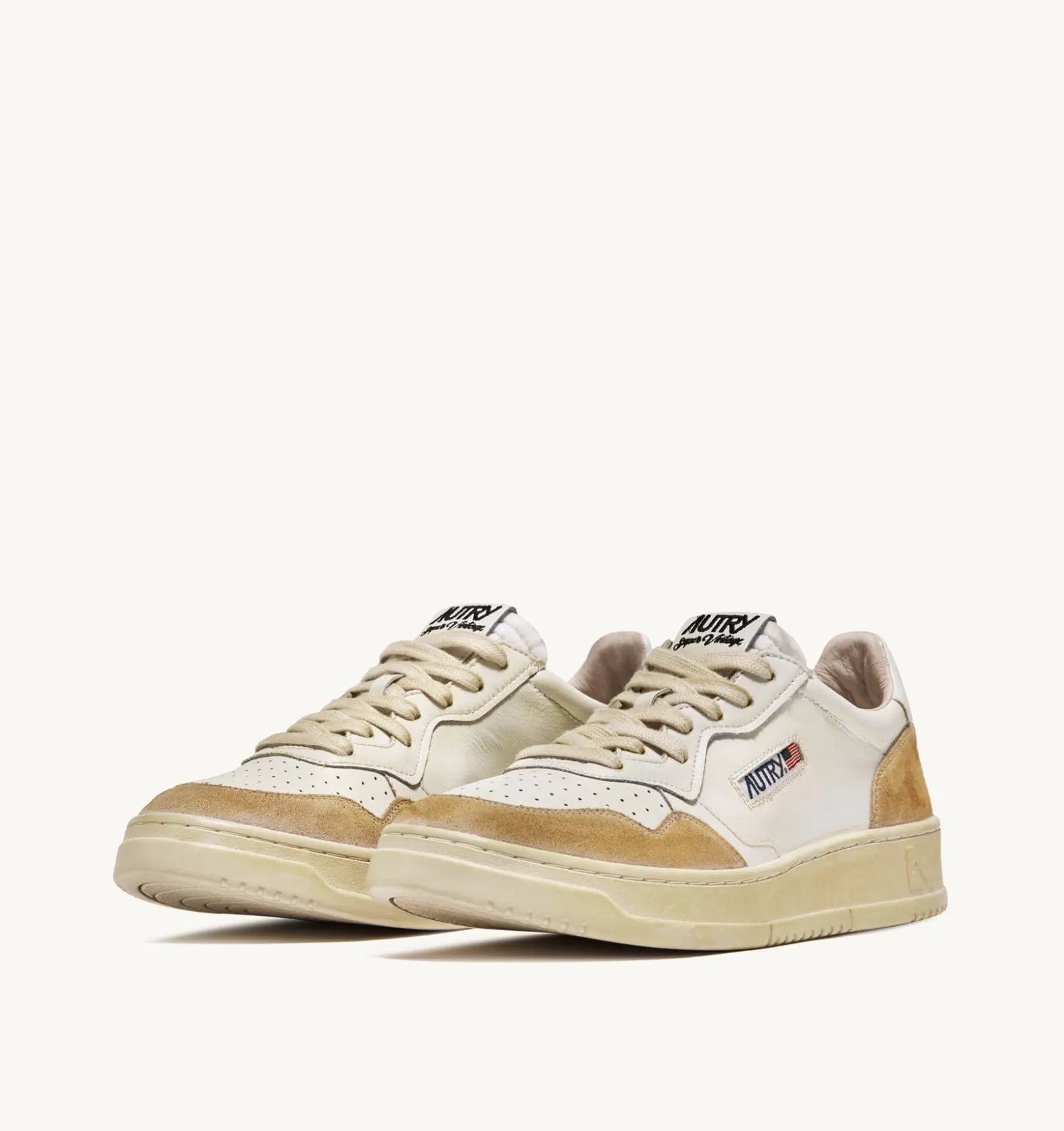Super Vintage^AUTRY Medalist Super Vintage Low Sneakers In Yellowing-Effect Leather Color White