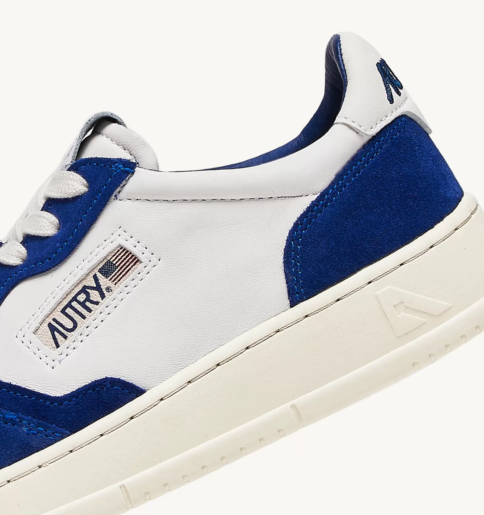 Open^AUTRY Open Low Sneakers In Leather Color White And Academy Blue