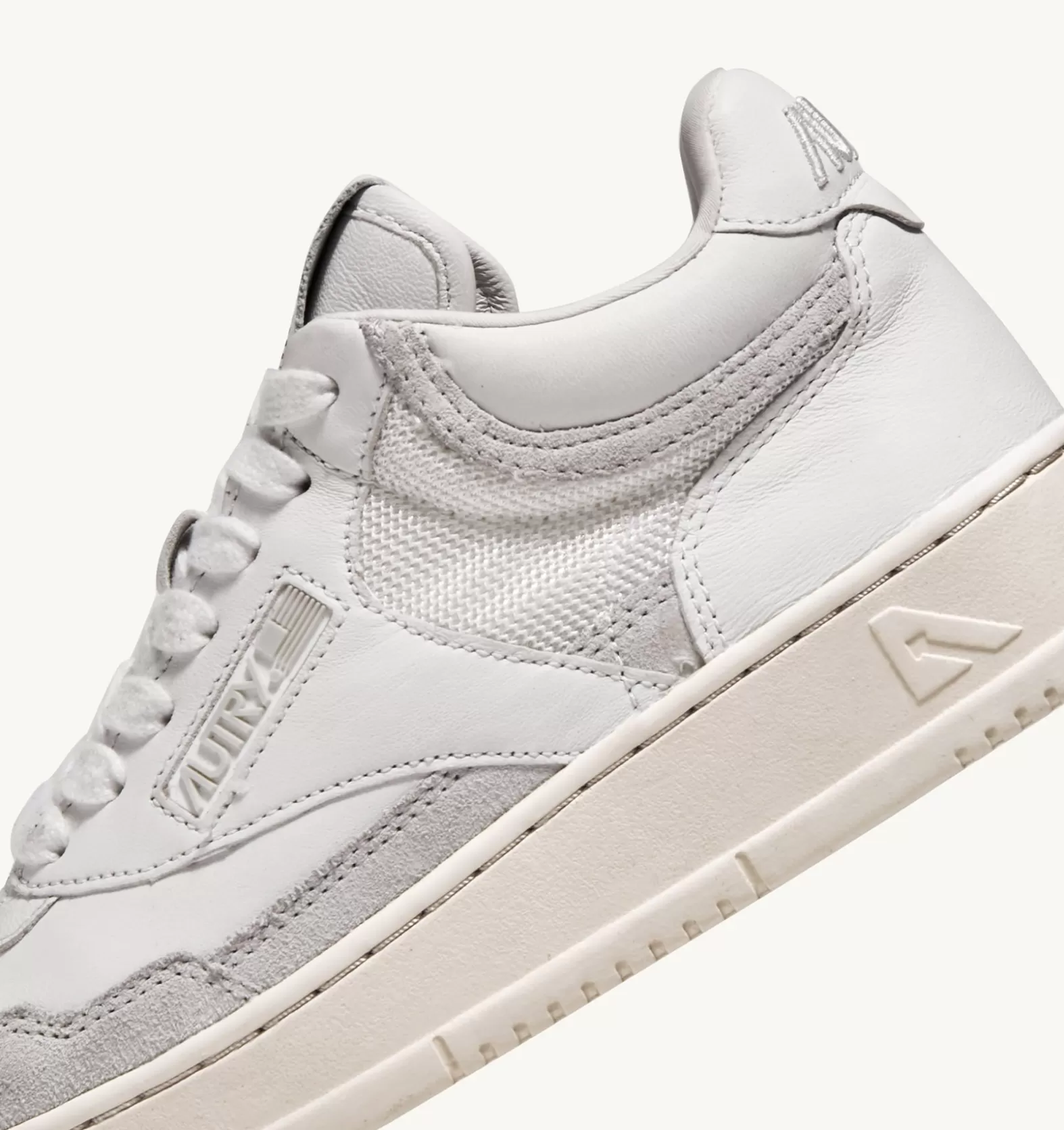 Open^AUTRY Open Mid Sneakers In Leather And Suede Color White