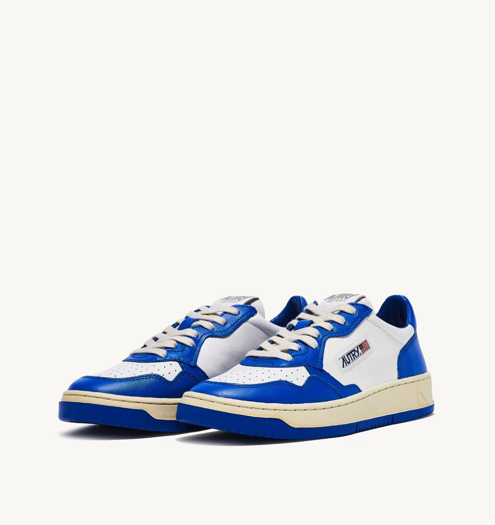 Medalist^AUTRY Two-Tone Medalist Low Sneakers In Leather Color White And Prince Blue