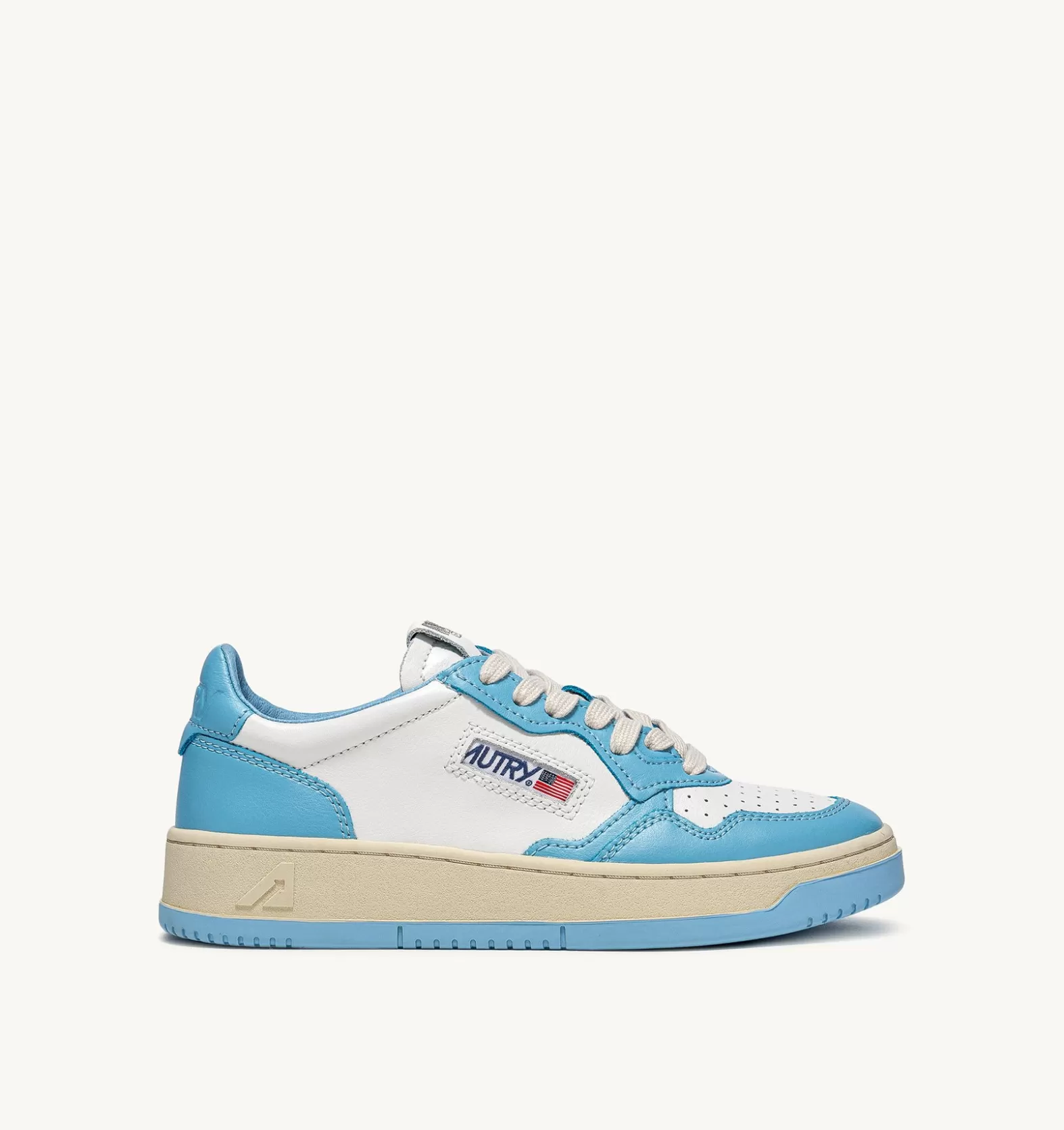 Medalist^AUTRY Two-Tone Medalist Low Sneakers In Leather Color White And Sea Blue