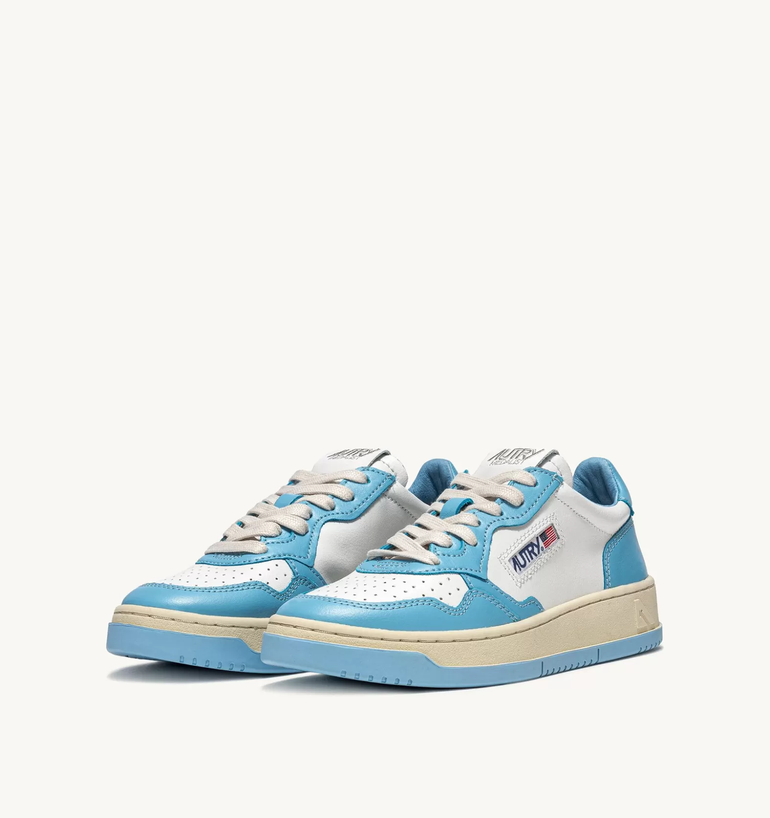 Medalist^AUTRY Two-Tone Medalist Low Sneakers In Leather Color White And Sea Blue