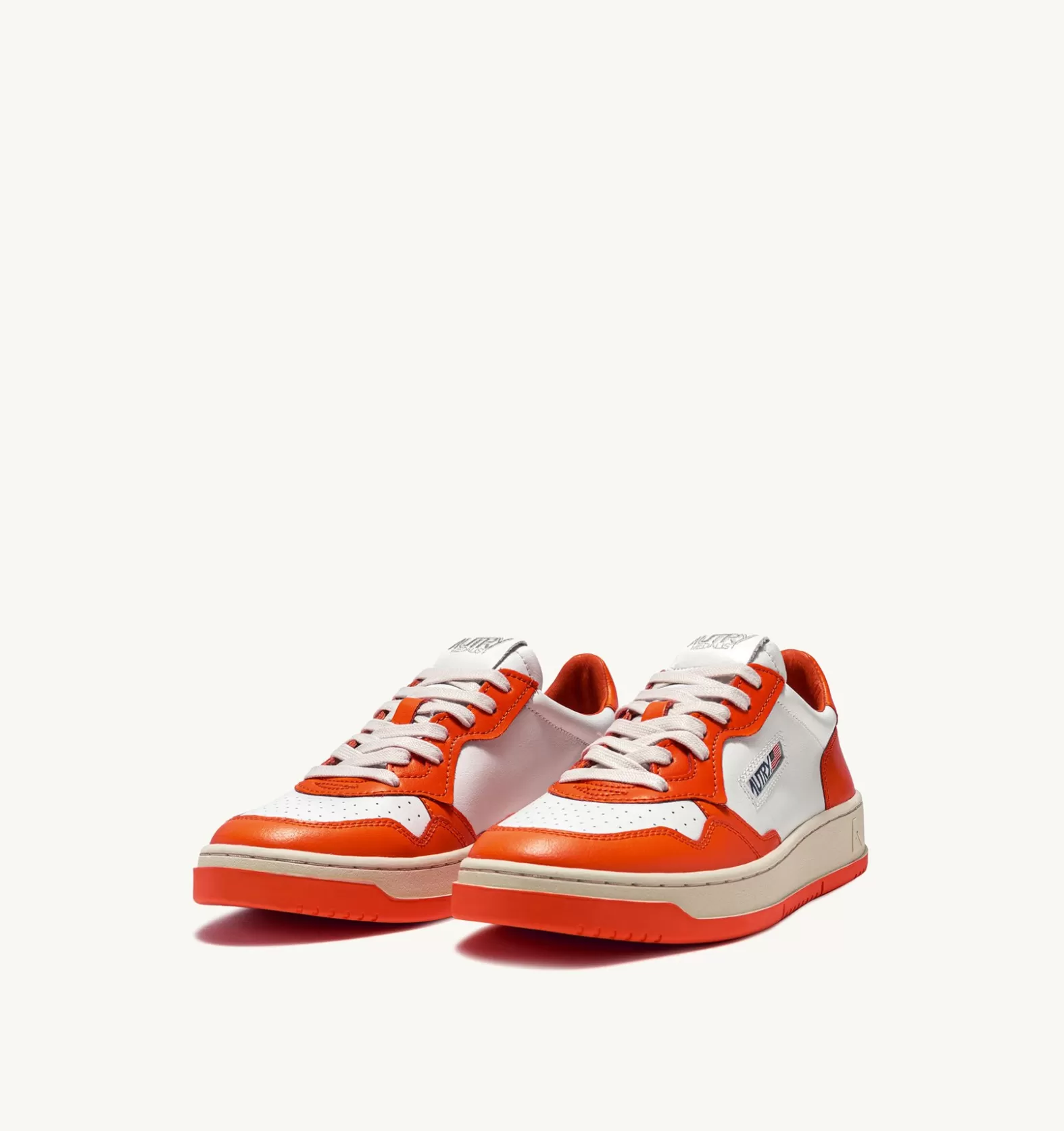 Medalist^AUTRY Two-Tone Medalist Low Sneakers In Leather Color White And Tangerine
